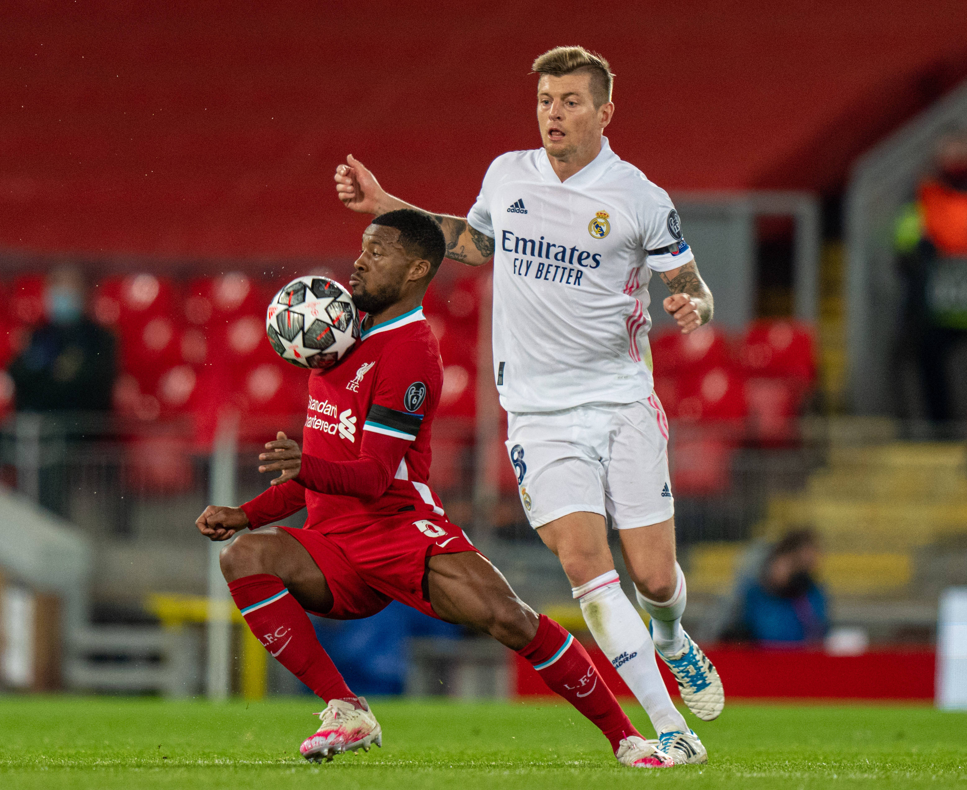 “目标是五块金牌！”深圳少年突遭截瘫一年后泳池夺金（深圳少年突遭截瘫一年后泳池夺金，立下五金目标）