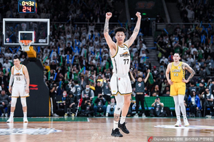 国脚伤愈后首秀建功，球迷称其回来了（国脚伤愈复出首秀发威，球迷赞其王者归来）