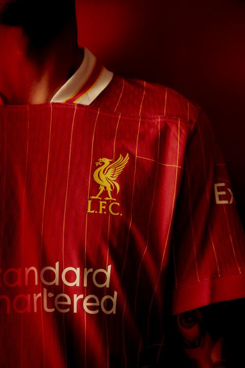 雷霆＆勇士合计狂轰33记三分，三分命中率均超4成（勇士与雷霆合飙33记三分，外线命中率双双破四成）