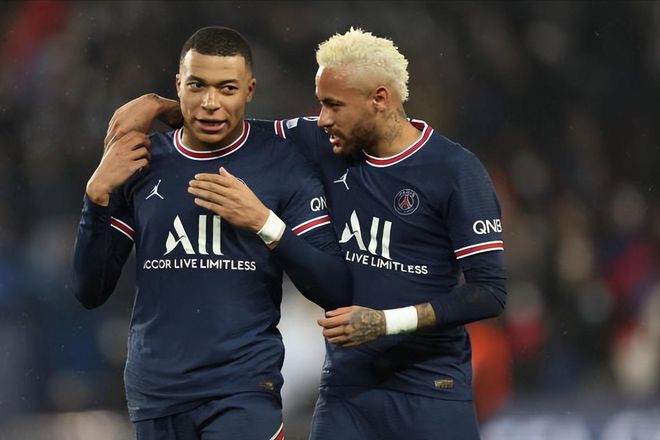 国足新帅战术引发讨论（国足新主帅战术体系引发热议）