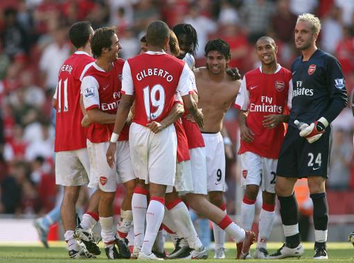 记者：曼联有意阿贾克斯17岁中场乔西-莫基奥（记者称曼联看中阿贾克斯17岁中场新星乔西-莫基奥）