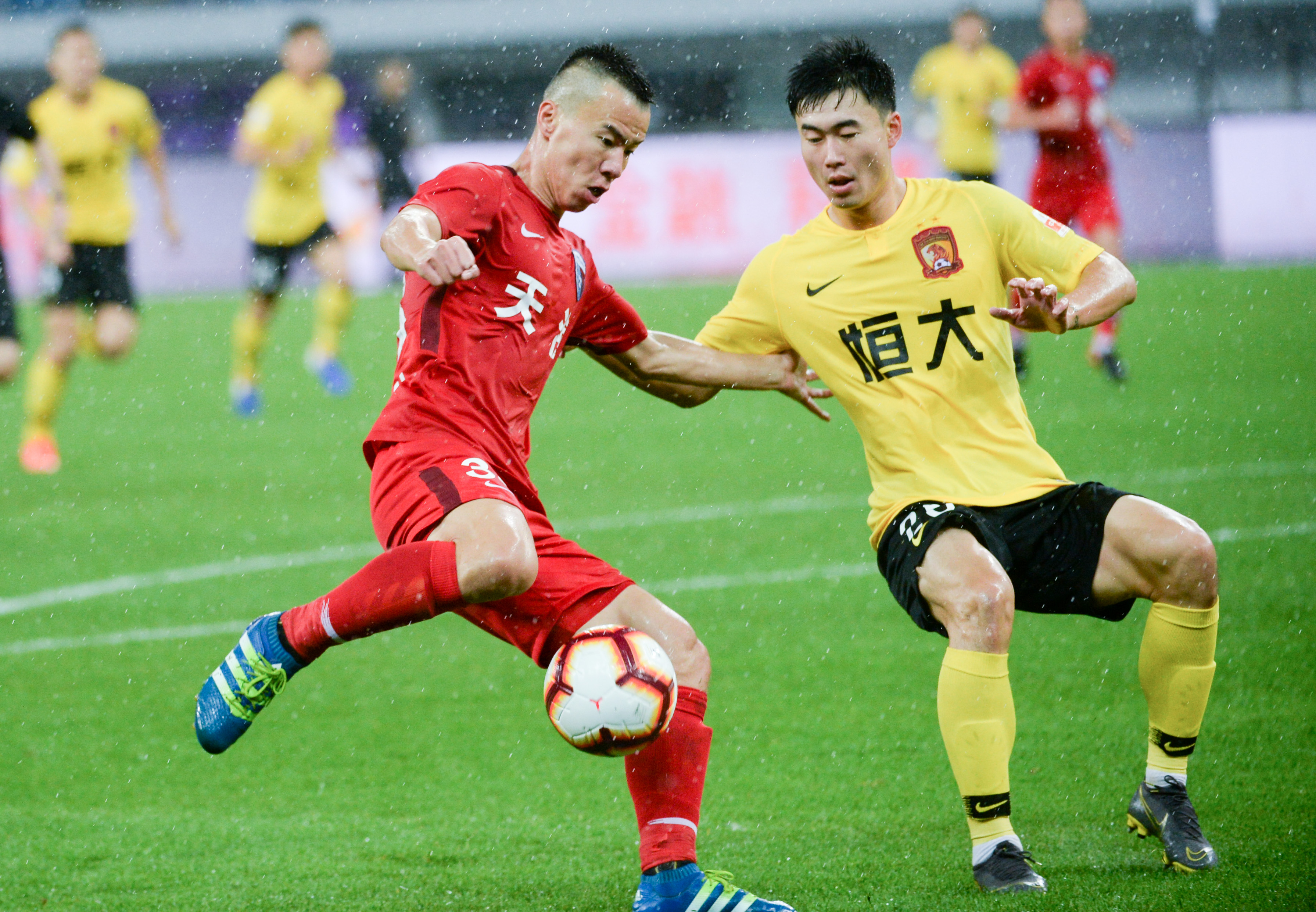 足球队报：瓦科下赛季或将转战江浙沪地区的中超俱乐部（足球队报称：瓦科或于下赛季加盟江浙沪中超球队）