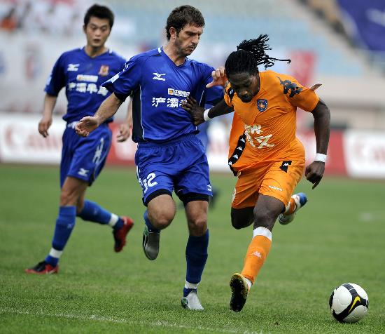 本泽马：皇马缺少有经验的人，能站出来说“这个地方你做错了”（本泽马：皇马缺少经验领袖，关键时刻无人指出错误）