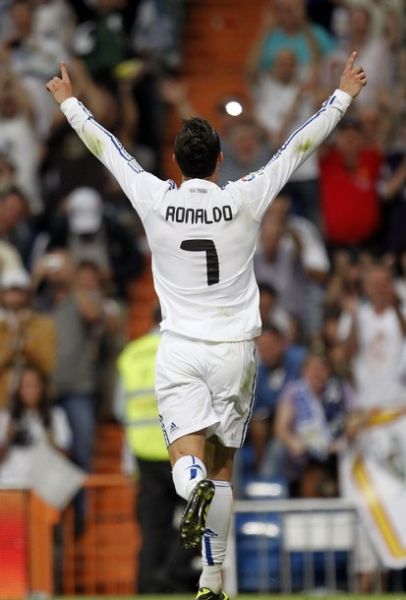 世界杯冲冠形势愈发明朗（世界杯夺冠格局日趋清晰）